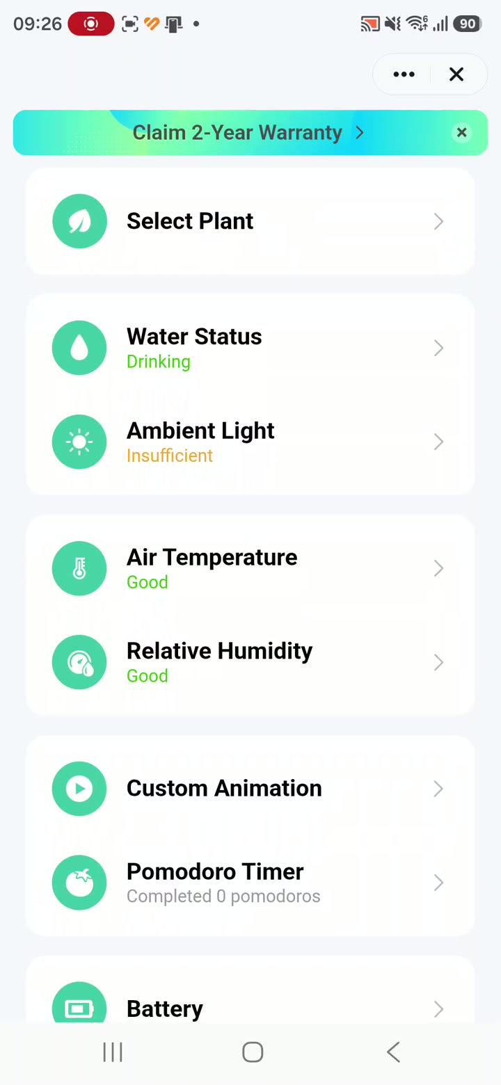 Schermata principale dell'app Smart Life per Ivy con acqua, luce, temperatura e umidità